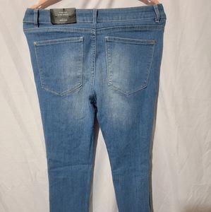 Rw&co brand new skinny jeans size 29 Petite inseam 29